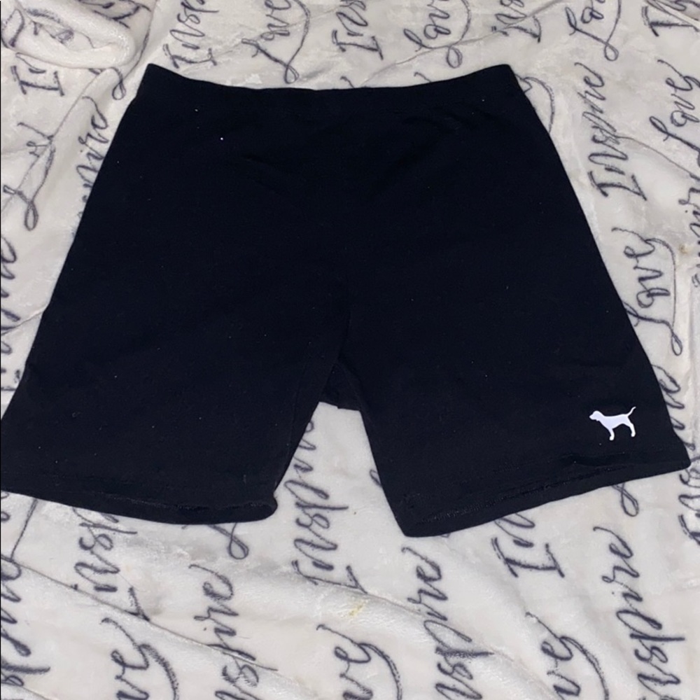 VS PINK YOGA BIKE SHORTS,sz M